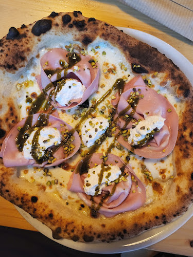 Gorenjska cesta 24, 4240 Radovljica