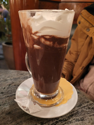 Bistro LIRA - Gastronomija in gostinstvo