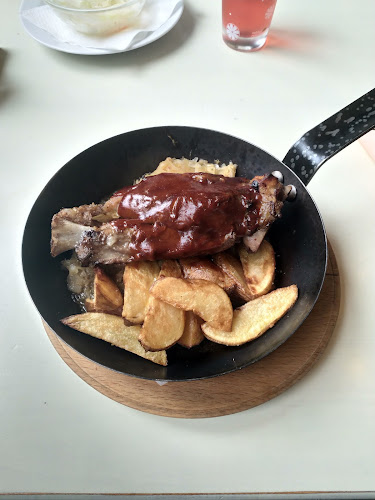 Katrca Bar - Gastronomija in gostinstvo