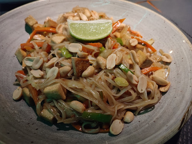 Bunker postapocalyptic steampunk bar