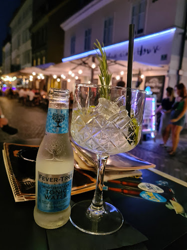 Nabrežje 15 - Gastronomija in gostinstvo