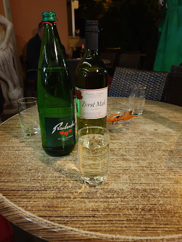 Bar s prenočišči pri Mileni - Gastronomija in gostinstvo