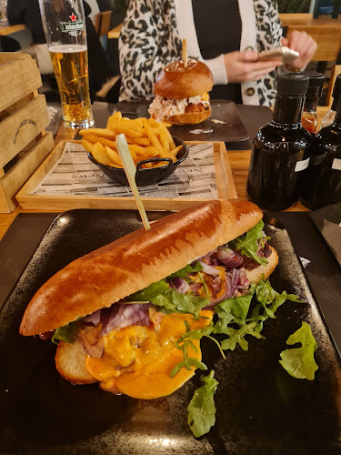 BOOTL’ S BURGERS & MORE