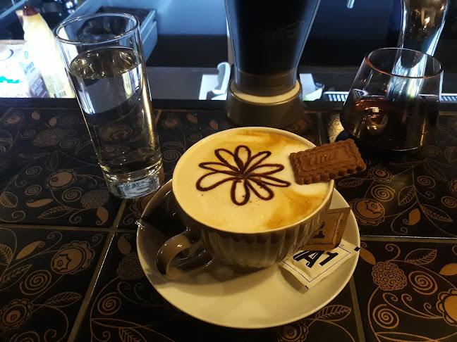 Opinii despre ACADEMIA Coffee Shop în Radovljica - Gastronomija in gostinstvo