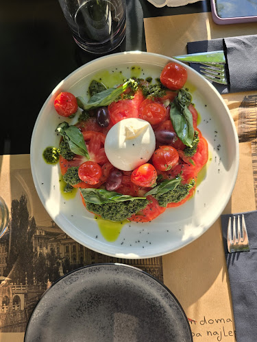 Gallusovo nabrežje 31, 1000 Ljubljana