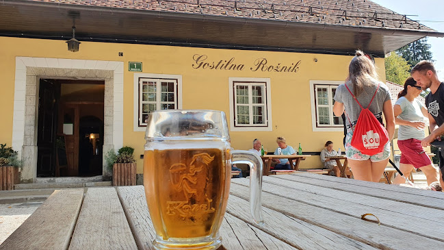 Cankarjev Vrh 1, 1000 Ljubljana