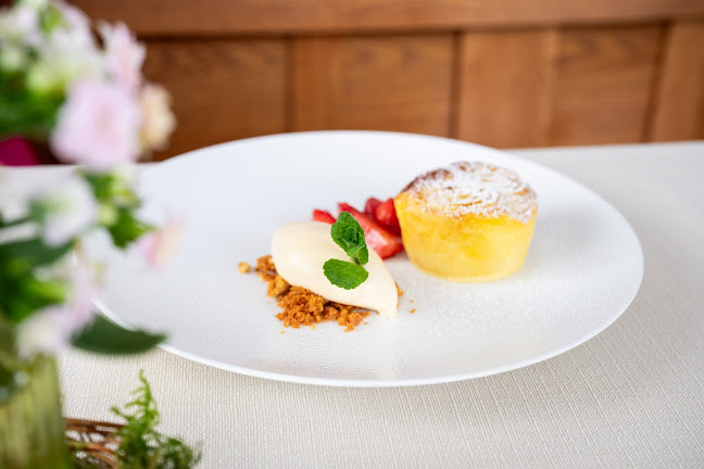 Dvor Jezeršek Brnik