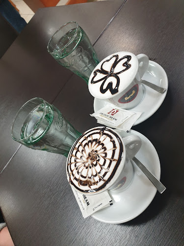 Altus+ pekarstvo in slaščičarstvo d.o.o., poslovna enota slaščičarna in pekarna Karavanke 2 - Gastronomija in gostinstvo