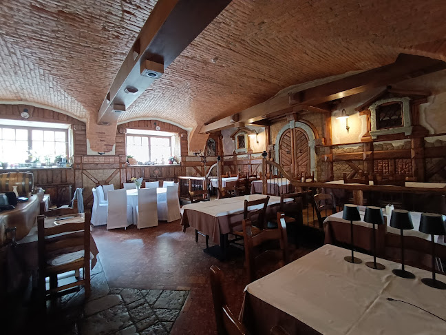 stalca pri vodniku - Gastronomija in gostinstvo