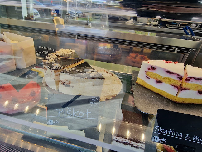 Kavarna in Slaščičarna Brglez Šempeter - Gastronomija in gostinstvo