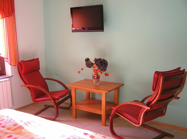 Kurn'k - Gastronomija in gostinstvo