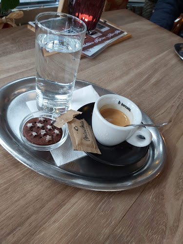 Comentarii opinii despre Mia Mia