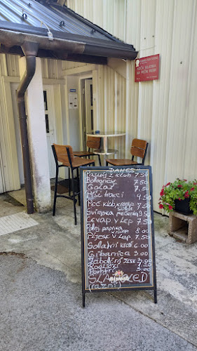 Koča Mladika na Pečni rebri (733 m)