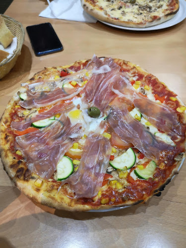 Pizzerija in okrepčevalnica KONDOR - Gastronomija in gostinstvo