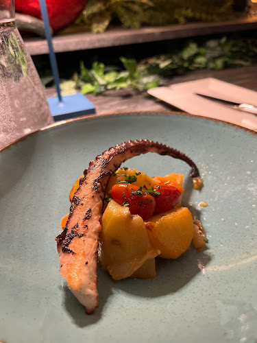 Vodnikov trg 5, 1000 Ljubljana