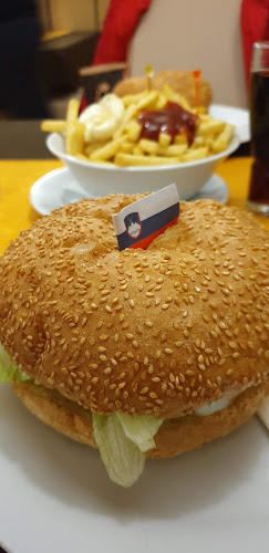 Opinii despre Prevoz stvari in "Bistro Piccolo" Sašo Nemec s.p. în Radenci - Gastronomija in gostinstvo