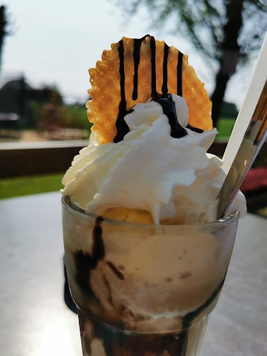 CONA B - Gastronomija in gostinstvo