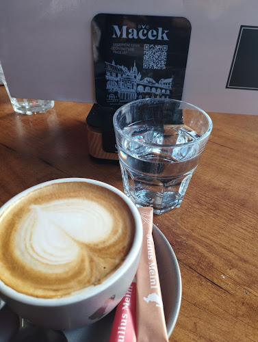 Kavarna Maček