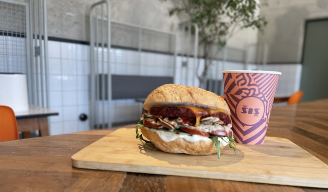 Okrepčevalnica Šiš - Gastronomija in gostinstvo