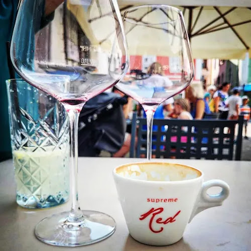 Manziolijev trg 5, 6310 Izola