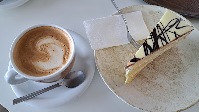 Opinii despre Slaščičarna in trgovina Vesna Vanja Trobec s.p. în Lokev - Gastronomija in gostinstvo