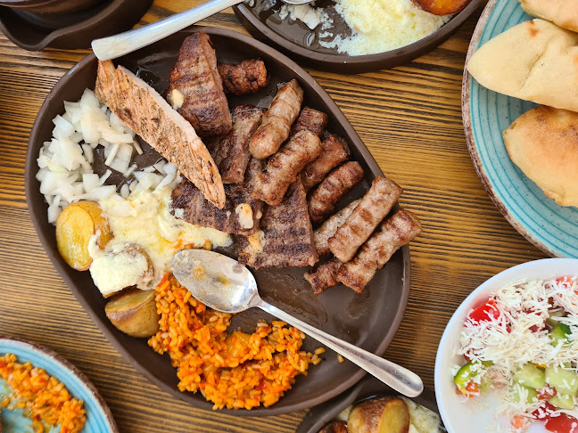 Opinii despre Baščaršija (Koper Carpacciov trg) în Koper - Gastronomija in gostinstvo