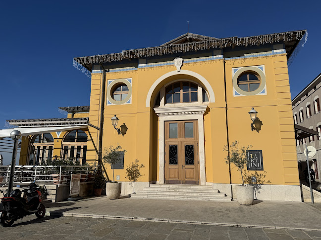 Caffe Teater - Gastronomija in gostinstvo