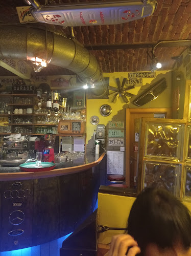 Okrepčevalnica Pizzeria Garaža - Gastronomija in gostinstvo