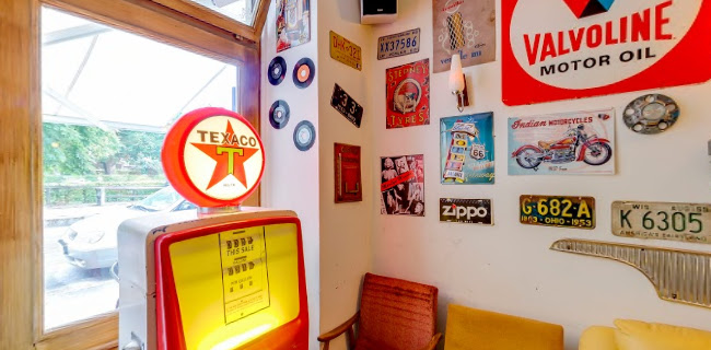 Nostalgija Vintage cafe & Live music bar - Ljubljana