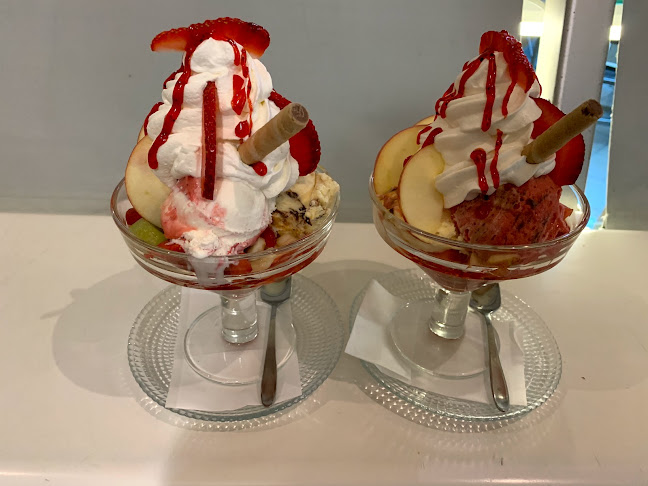 Slaščičarna Center Nevrije Vejseli s.p. - Gastronomija in gostinstvo