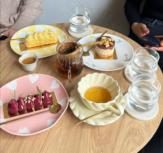 YAUYA Patisserie - Gastronomija in gostinstvo