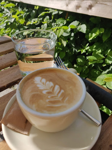 Petkovškovo nabrežje 65, 1000 Ljubljana