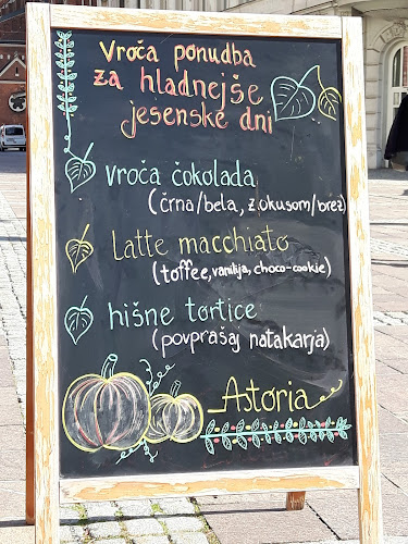 Kavarna Astoria - Gastronomija in gostinstvo