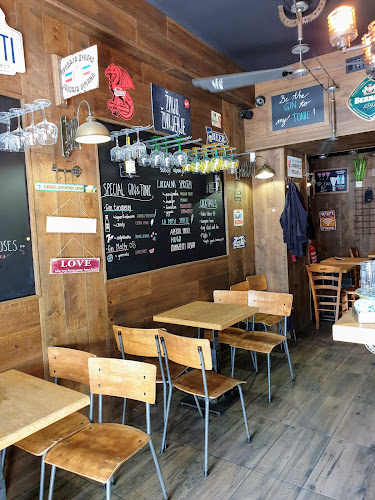 Opinii despre Bar Lockal în Ljubljana - Gastronomija in gostinstvo