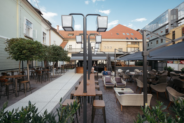 Vetrinjska ulica 30, 2000 Maribor