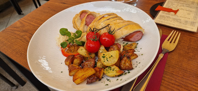 Spodnji trg 1, 4220 Škofja Loka