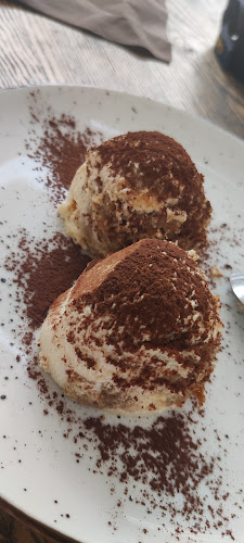 Vodnikov trg 2, 1000 Ljubljana