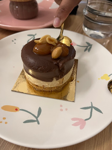 Opinii despre YAUYA Patisserie în Ljubljana - Gastronomija in gostinstvo