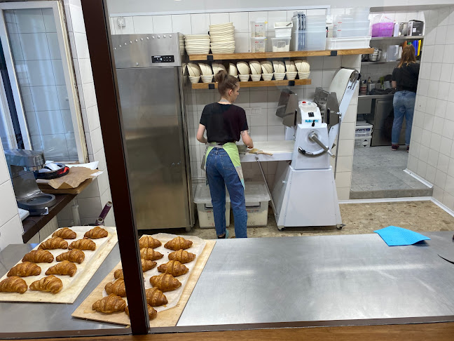 Poljanska cesta 11, 1000 Ljubljana