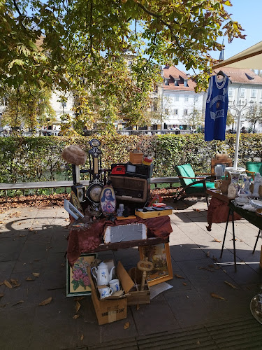 Nedeljski bolšji trg - sejem starin v Ljubljani • Flea Market Ljubljana - Antique fair - Ljubljana