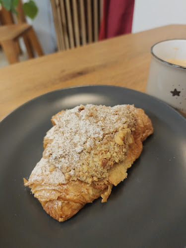 Poljanska cesta 11, 1000 Ljubljana