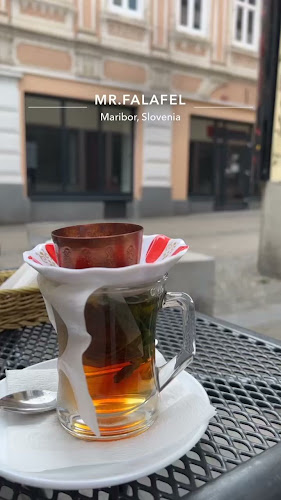 Mr. Falafel - Gastronomija in gostinstvo
