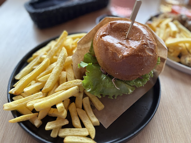 Opinii despre Tavci Kuhna & Ayatana deli în Lesce - Gastronomija in gostinstvo