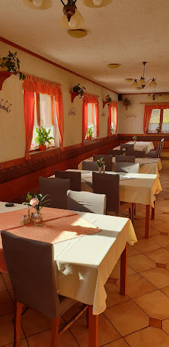 Opinii despre Mesec And Co trgovina, turizem, gostinstvo d.o.o. Zaplana 24, Vrhnika în Vrhnika - Gastronomija in gostinstvo