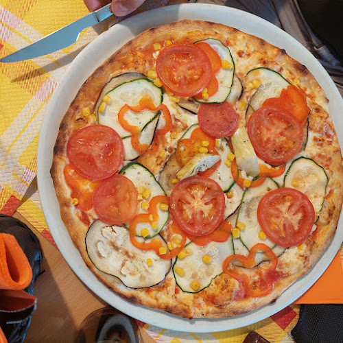 Gostilna pri Mostu,Gostinstvo,Valentin Tahiri s.p. - Gastronomija in gostinstvo