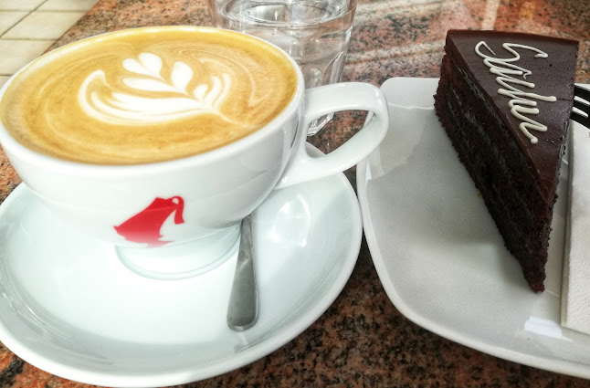 Opinii despre Kavarna in slaščičarna Dravograd în Dravograd - Gastronomija in gostinstvo