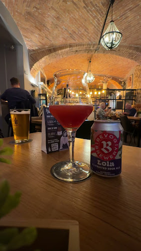 Opinii despre Rina Bistro | Beer, Burgers & Sport în Ljubljana - Gastronomija in gostinstvo