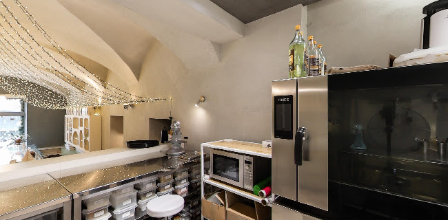 YAUYA Patisserie - Gastronomija in gostinstvo