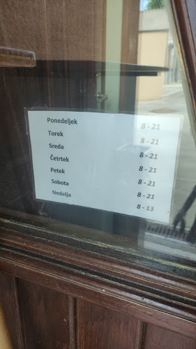 Opinii despre Bar Pod Smreko în Postojna - Gastronomija in gostinstvo