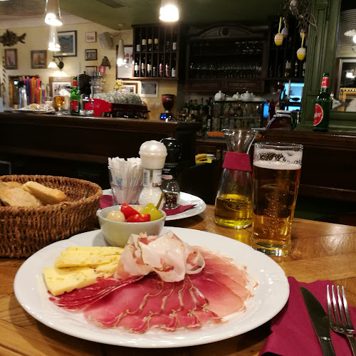 Partizanska ulica 2, 6330 Piran